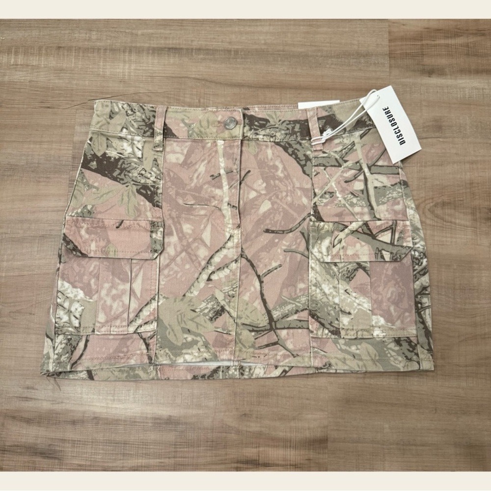 Disclosure camo skirt! Cross listed on Mercari and Curtsy!